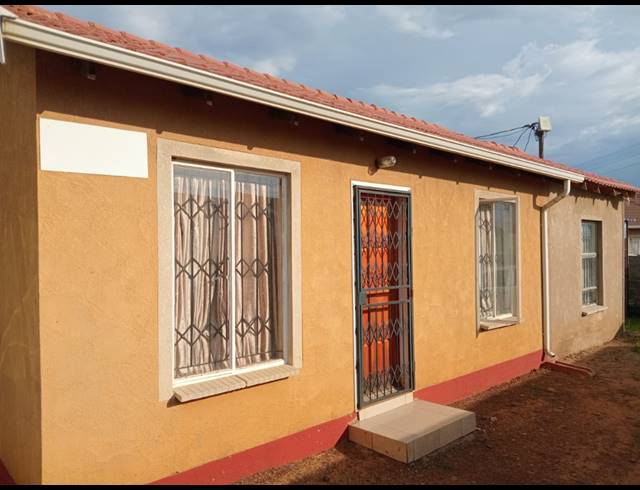 3 BEDROOM HOUSE FOR SALE IN EVATON WEST
